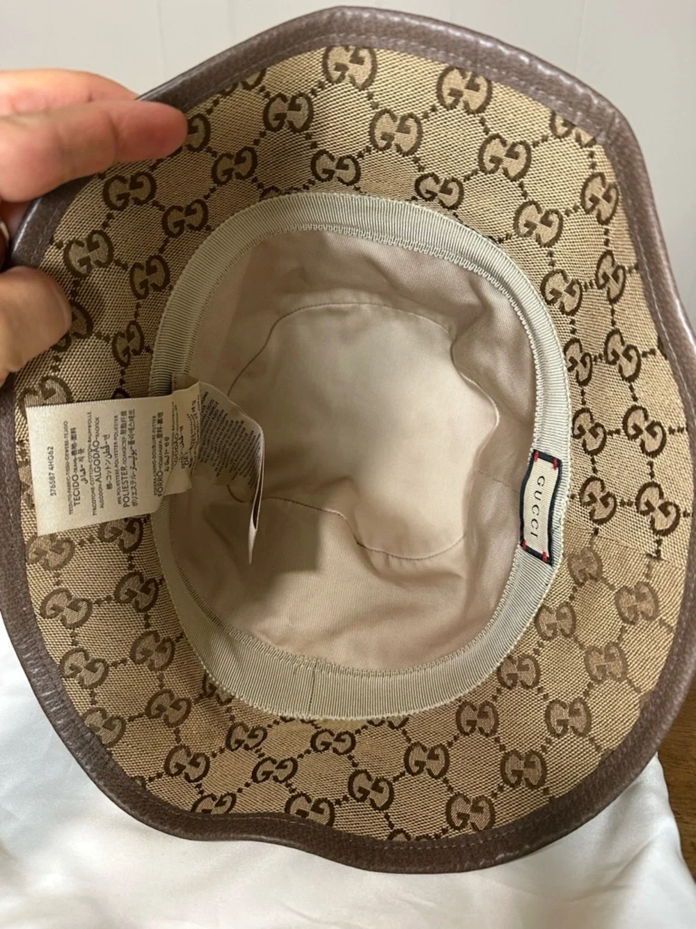 Preloved Gucci Brown GG Supreme Bucket Hat - Picture 5 of 7